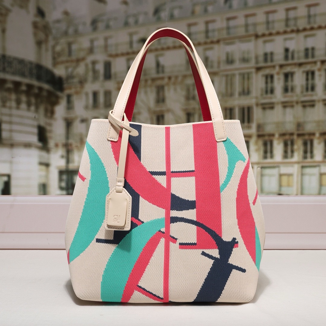 Women Bags With Laptop Compartment - حقيبة يد نسائية جديدة من CH