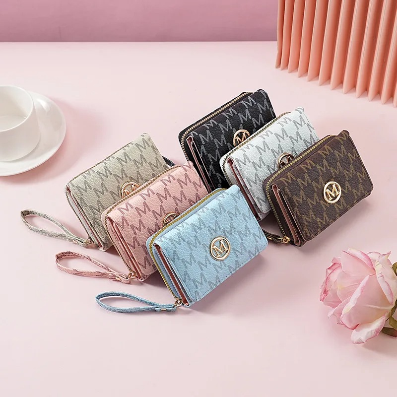 Women Bags And Purses - محفظة بثلاثة أقسام بسحاب مع نقش