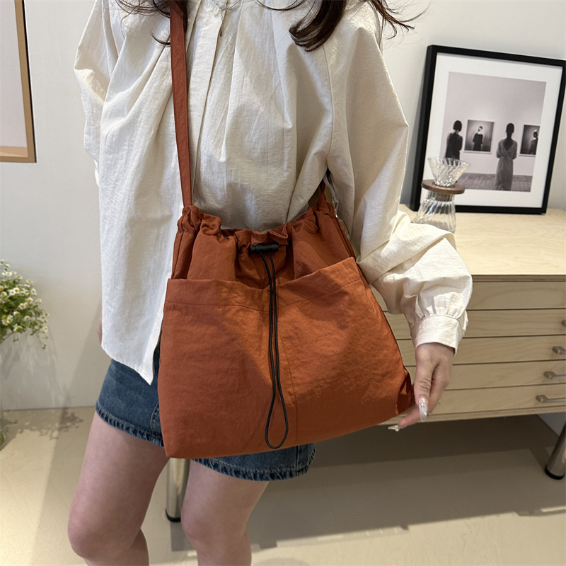 تصفية مخزون - حقيبة يد نايلون  - مراجعة Women Bags Clearance وسعره