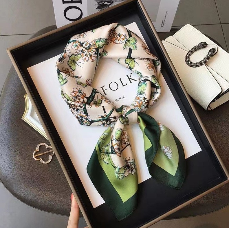 الفاخرة الأزياء طباعة 70*70 سن - مراجعة Women Bags Online وسعره