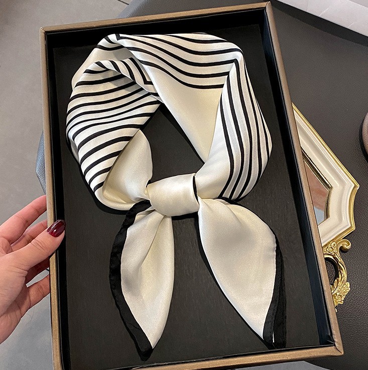 الفاخرة الأزياء طباعة 70*70 سن - مراجعة Women Bags Online وسعره