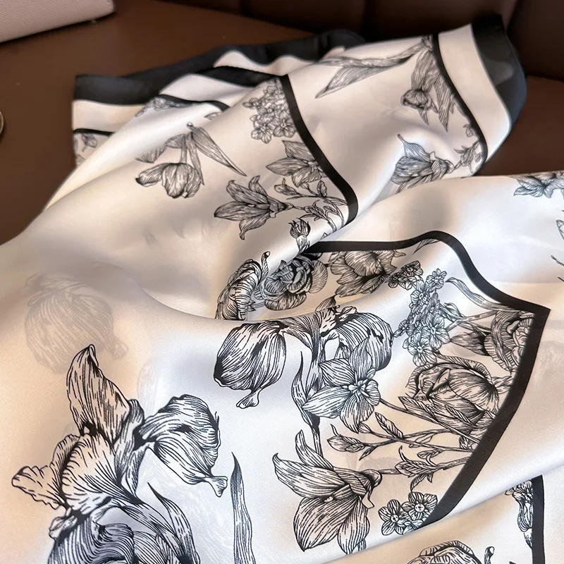 وشاح مربع من الحرير المطبوع با - مراجعة Women Bags Online وسعره