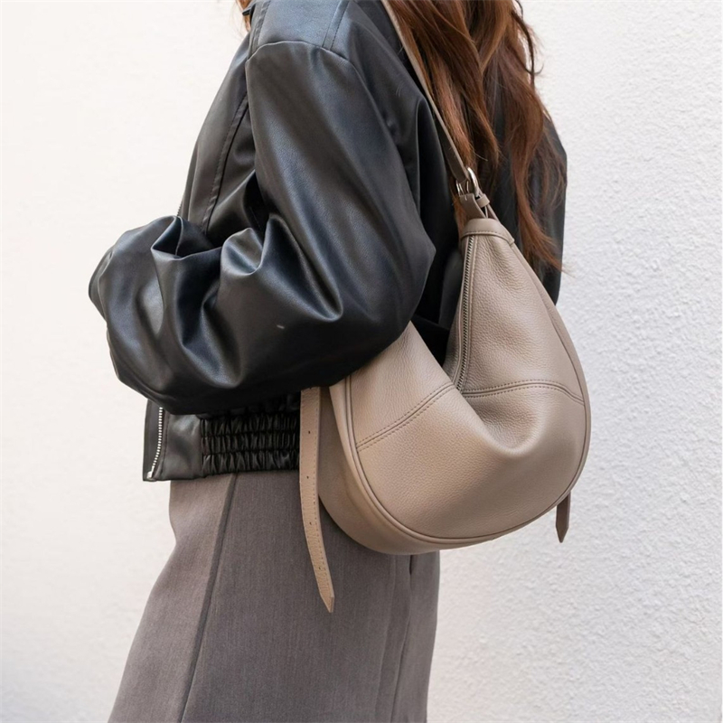 حقيبة كتف هوبو هلالية الشكل من - مراجعة Hobo Bag Slouchy وسعره